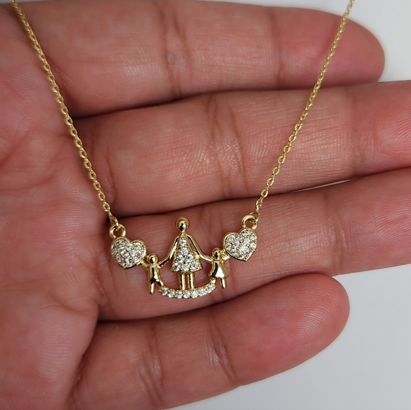 Elegant Gold Plated Necklace with Heart Accents - Picture 2 of 4